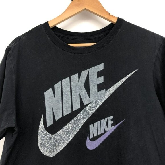 The Nike Tee Black Nike swoosh graphic T-Shirt Medium - Picture 8 of 15